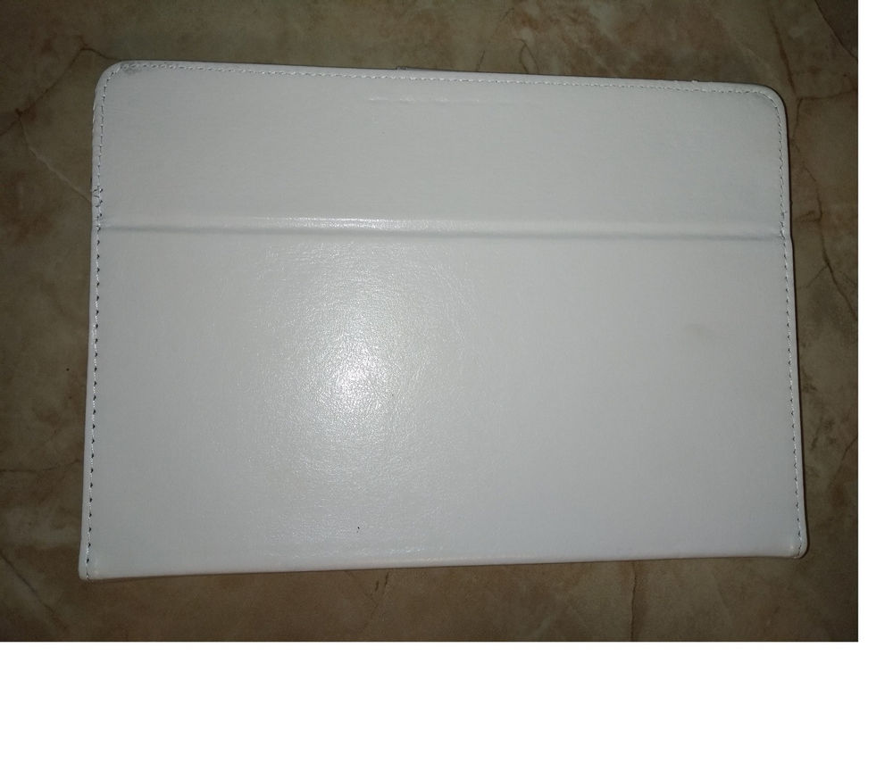 جانبی لالیگا کیف تبلت مناسب برای تبلتهای 10 اینچ وجود 4 گیره برای تنظیم تبلت در کیف سفید 1عدد مطابق تصویر