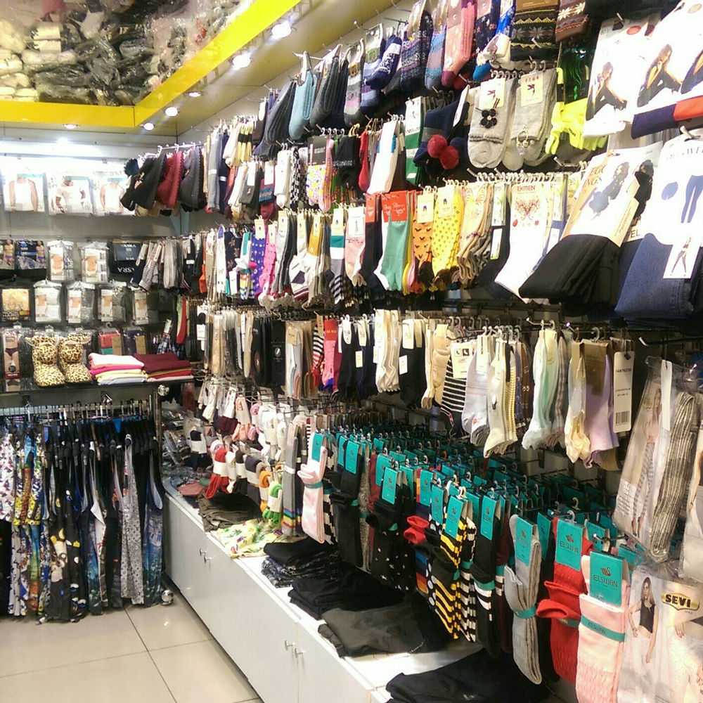 خرازی پوشاک زیراقایان لباس زیر مردانه .جوراب زنانه و مردانه .
فروشگاه پارلا