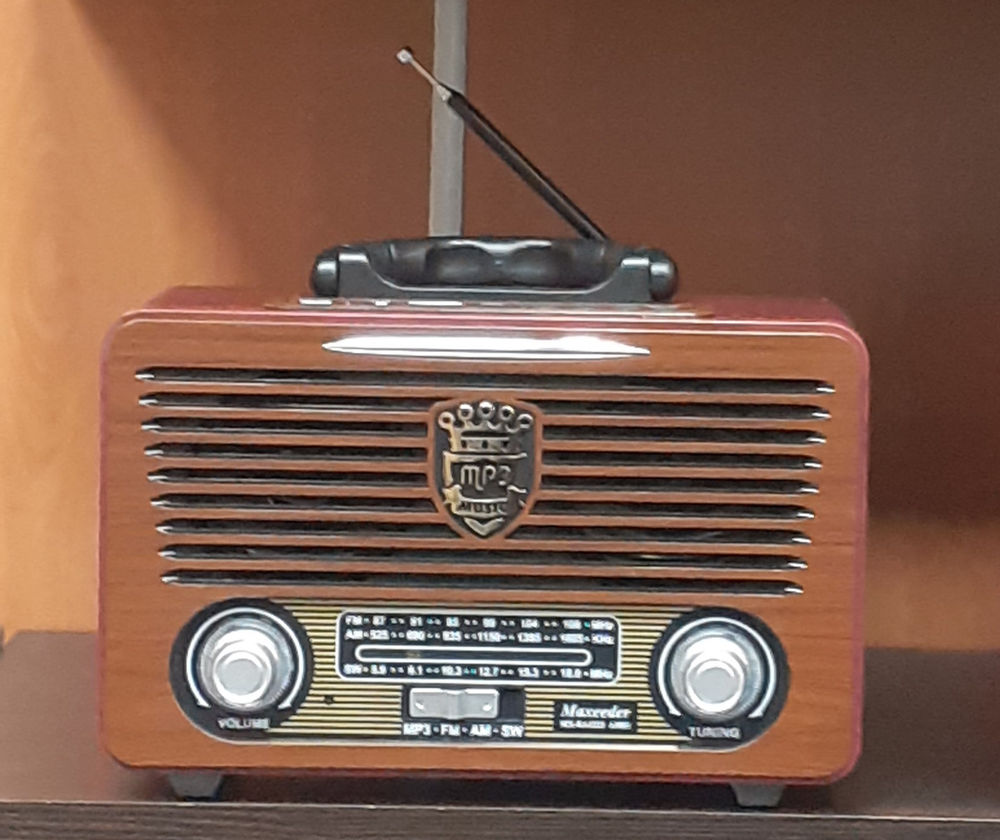 فروشگاه عظیمی رادیو 
طرح کلاسیک 
ساخت چین 
گارانتی یکساله