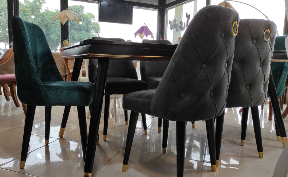 Home Style Wood صندلی لاکچری و میز طرح سنگ تولید و پخش مستقیم از کارخانه تولید شده در مدل های ۴ و ۶ و ۸ نفره و همچنین در ابعاد دلخواه مشتری تولید میشود
رنگ چوب و پارجه به دلخواه مشتری قابل تغییر میباشد