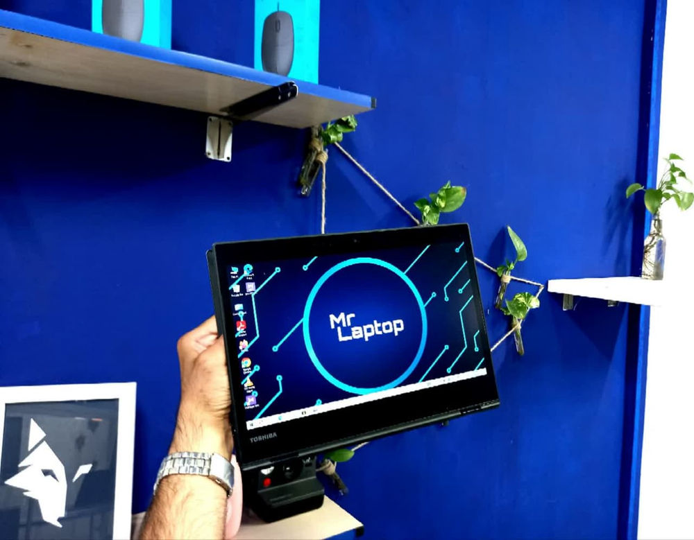 Mr Laptop مجهز به پردازنده ی core i5 نسل 7  8 گیگابایت رم ddr4  256گیگا بایت حفظه SSD  صفحه نمایش 12 اینچی لمسی Full HD ips به همراه لیبل مات  قابلیت چرخش 360درجه   سنسور تشخیص چهره، سنسور اثر انگشت، درگاه type c ، USB 3 و جک 3.5 میلی متر AUX  فوق العاده اسلیم و سبک به همراه شارژر type c   شارژ دهی باتری تا 6 ساعت