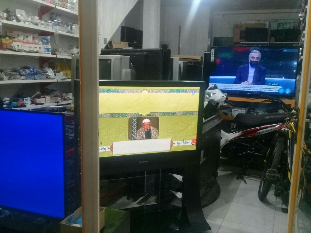 ایلیا الکترونیک تلویزیون پاناسونیک ۴۲ بدون گیرنده ، کنترل دار ، میز تلویزیون سرخود . ایلیا الکترونیک تعمیرگاه مجاز تلویزیون سامسونگ و الجی و تعمیرات تخصصی تلویزیون پلاسما با قطعات اصلی و اورجینال تهران (صداقت : تجربه = ایلیا الکترونیک)
 فنی مهندسی : یوسف زاده