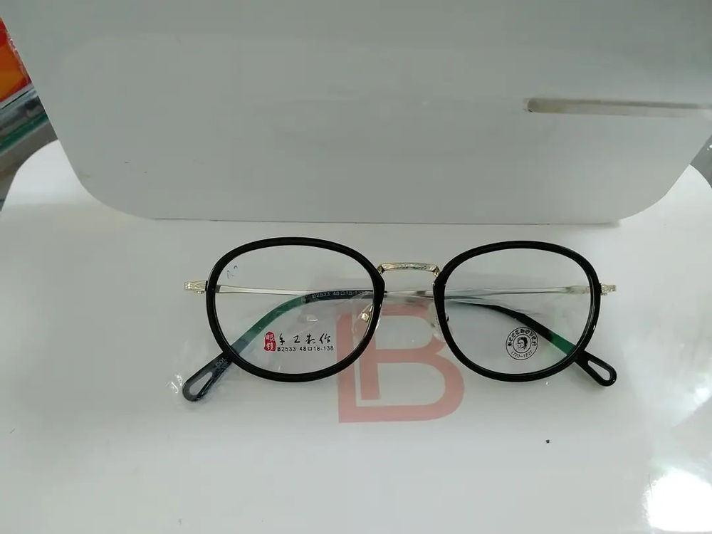 عینک چشم آذین ✅معاینه ی چشم 👁 
✅تعیین نمره چشم و تجویز عینک 
✅لنزهای  تماسی(طبی_رنگی)
✅ساخت تخصصی عینک طبی
✅ارائه ی انواع عینک های آفتابی
✅تشخیص و درمان تنبلی چشم در کودکان
✅اصلاح پیر چشمی 

‼️ایرانشهر، بلوار بلوچ ،جنب رایانه گستر ،روبروی داروخانه دکتر آژوغ