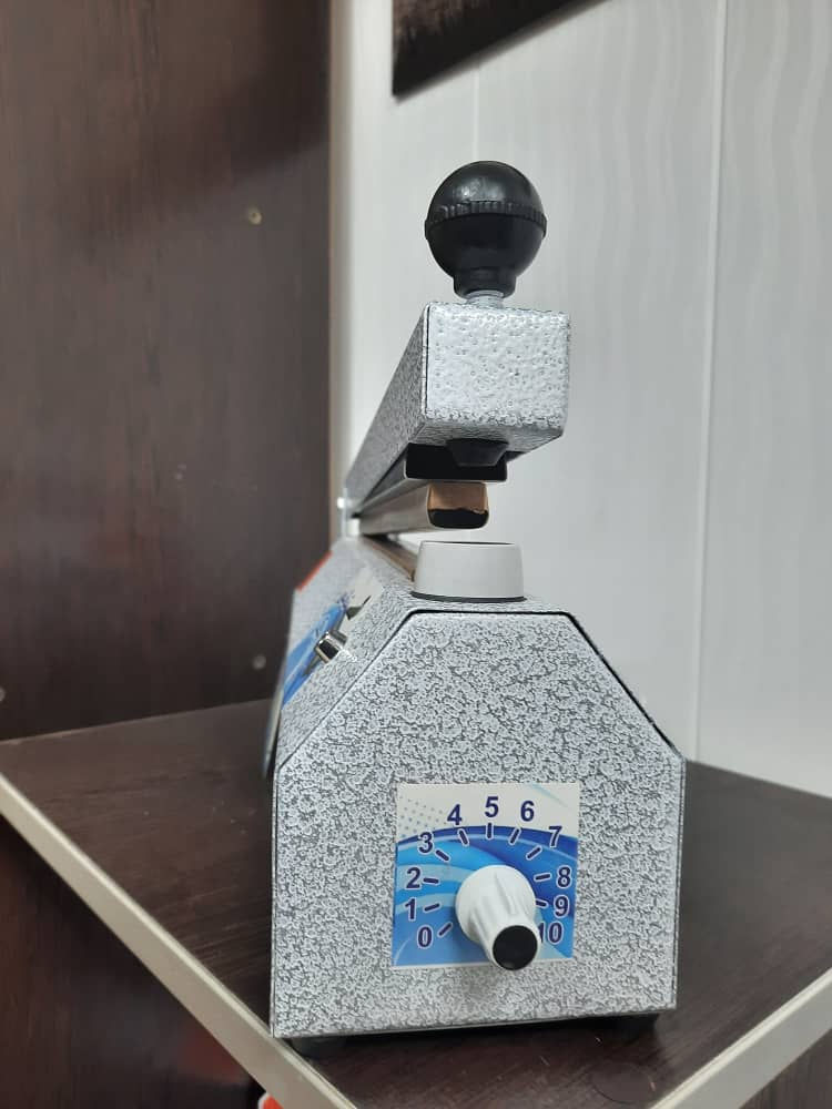 فروشگاه کالا تکین جنس بدنه فلز برق تک فاز مکانیزم کار پرسی حرارتی تعداد دوخت تک دوخت اندازه المنت 40 سانتیمتر ارسال سریع دارای تایمر ۱ تا ۱۰ مناسب پرس تا کیسه حبابدار دارای ۱ عدد المنت و پارچه نسوز اضافه دارای قطع کن اتوماتیک تحویل در محل آدرس فروشگاه: تهران،خیابان انقلاب، بین میدان فردوسی و لاله زار، پاساژ الوند، طبقه3، واحد41