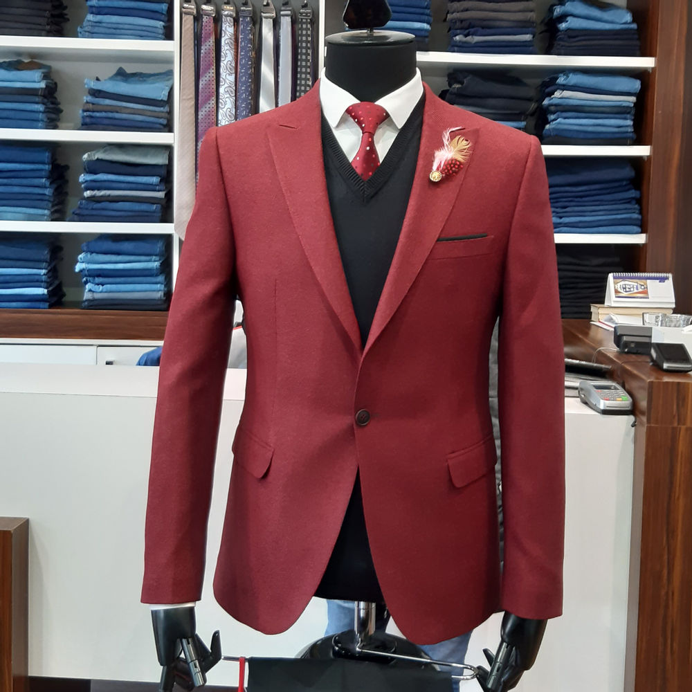 پوشاک مردانه کرال کت تک مردانه 
سایزبندی و رنگبندی های مختلف
قیمت:۵۷۵۰۰۰