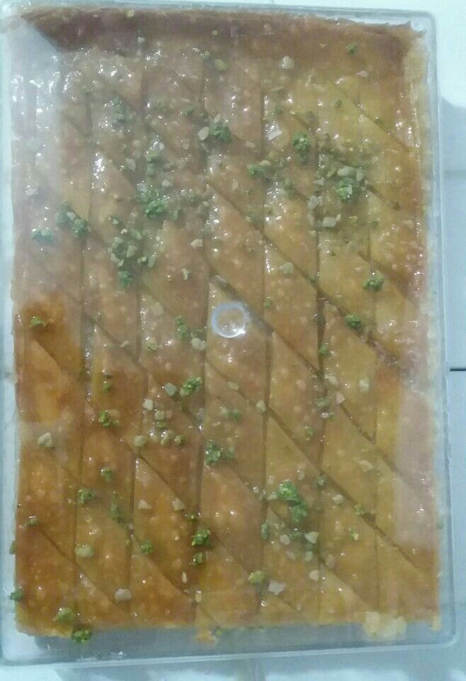 فروش انواع شیرینی سنتی و خانگی فروش انواع شیرینی خانگی
برشتوک،باقلوا،خانگی،نخودچی
بسته های کوچیک25000،بزرگ30000