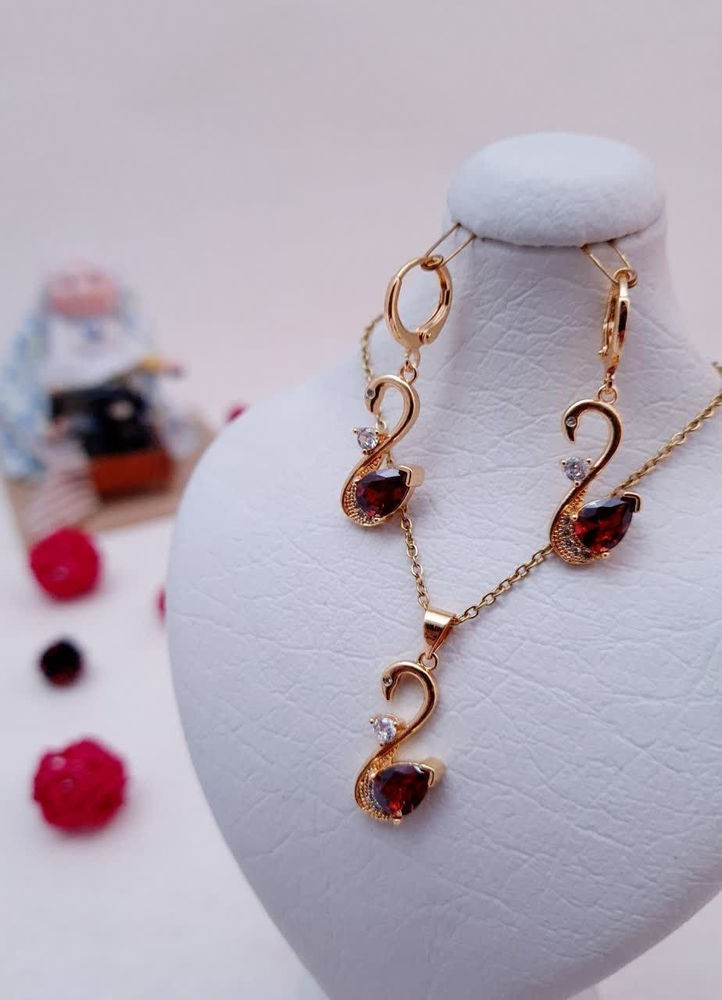 فروش و پخش بدلیجات وزیورآلات ✅تنوع در طرح 
✅ثبات رنگ عالی
✅مجلسی
✅تعداد محدود
بازدید حضوری در یزد
ارسال به سراسر کشور