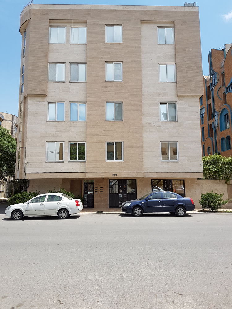 3خوابه120متری بانورعالی و2پارکینگ درصارمی48