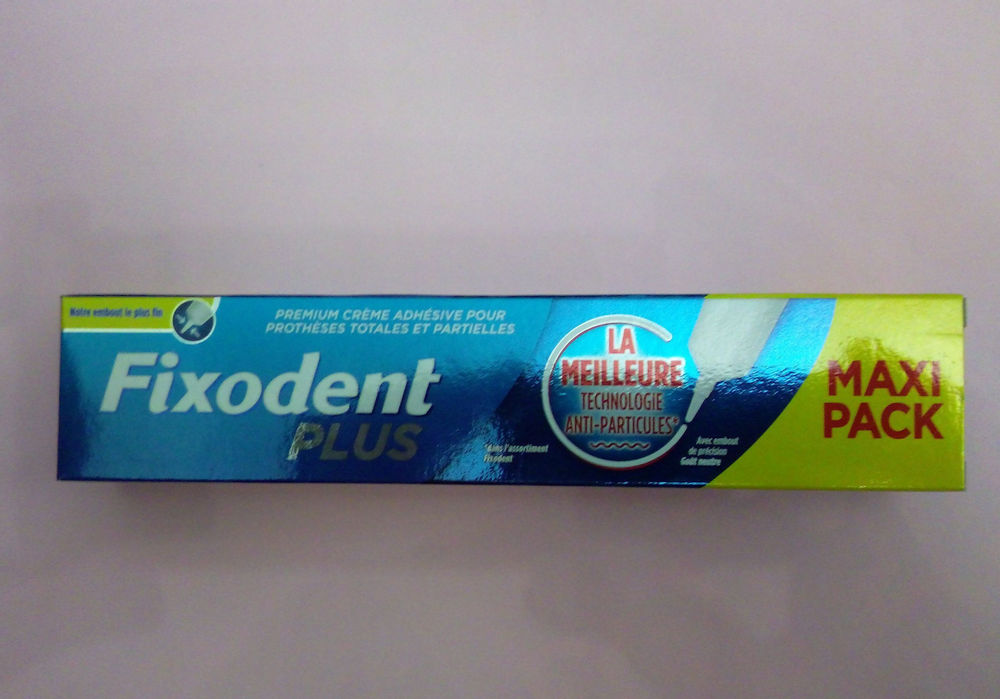 بهداشتی  آرایشی رامین،آرش چسب دندان مصنوعی فیکسودنت پلاس آبی باقدرت چسبندگی بالا وباصرفه ۵۷گرم وزن خالص چسب