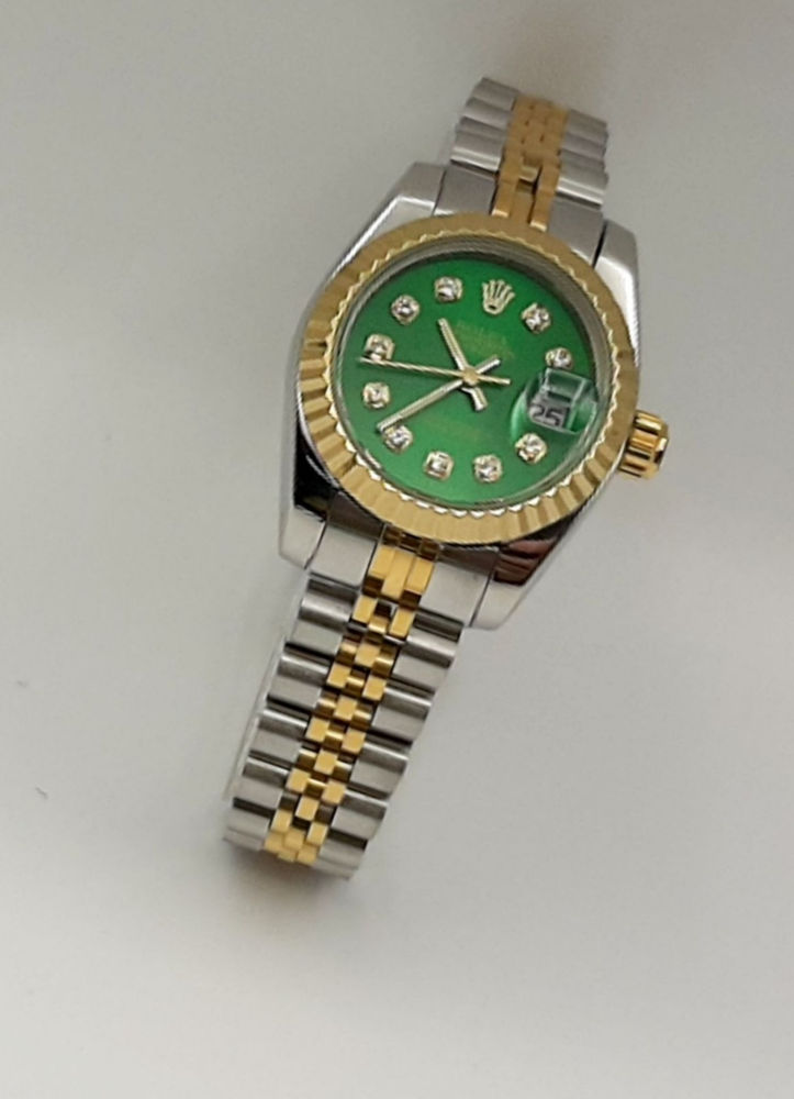 ساعت رویال ROLEX
تمام استیل 
ضد حساسیت
موتور ژاپن
شیشه ضد خش
یک سال گارانتی
طراحی زیبا
های کوالیتی