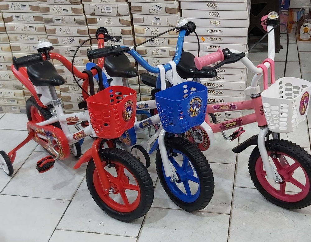 سیسمونی و اسباب بازی سعید دوچرخه سایز ۱۲ سونیک
۱۲ ماه گارانتی شرکتی
بدنه آهنی 
چرخ ها اسفنجی
قابل استفاده ۳ تا ۷ سال
رنگ بندی : آبی ، قرمز ، صورتی ، سفید ، زرد
کیفیت عالی
قابلیت ارسال با کمترین هزینه