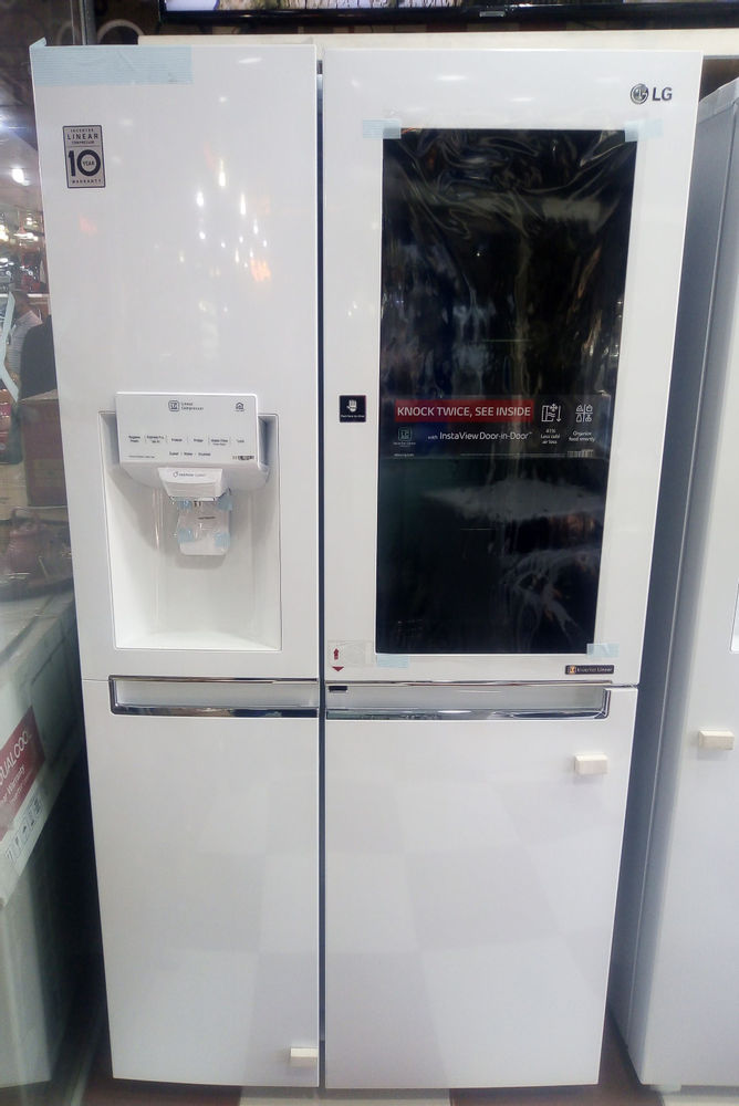 فروشگاه لوازم خانگی یخچال ساید ال جی مدل x257
30 فوت اینستاویو
متصل به آب شهری مستقیم
یخ ریز و آب ریز اتوماتیک
نگهدارنده میوه و سبزیجات
سیستم گردش هوای چند گانه
قفل کودک
فیلتر تصفیه آب پیشرفته
سیستم انجماد سریع
موتور اینورتر خطی
دو سال گارانتی و نصب در محل
بازرگانی ثامن بانه
نوری فر
09188752380
09180031301