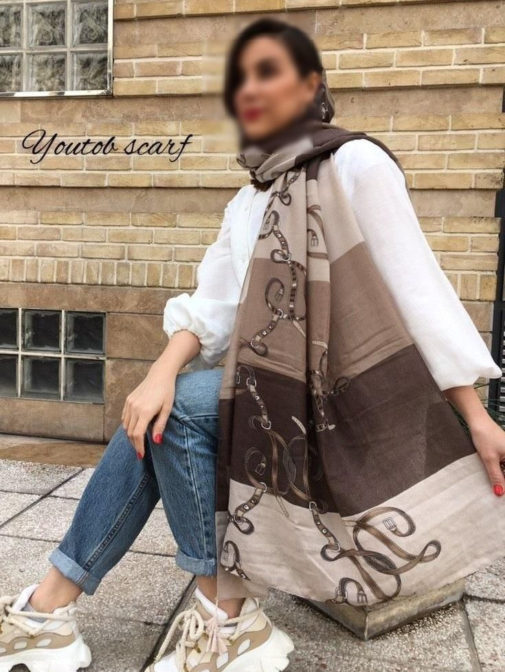 youtob_scarf شال هرمس منگوله دار 👌🏻
خوش رنگ و رخ🤩كيفيت پارچه بي نظيررر👌🏻سبك و راحت😇از همممه اينا مهمتر!!! بسيااار كاربردي💃💃
 وارداتي و اوريجينال،مناسب چهارفصل، در یک رنگ زيبا😍،بسياار لطيف، (سر نمي خوره)، عرض ٨٠، طول ١٩٠.