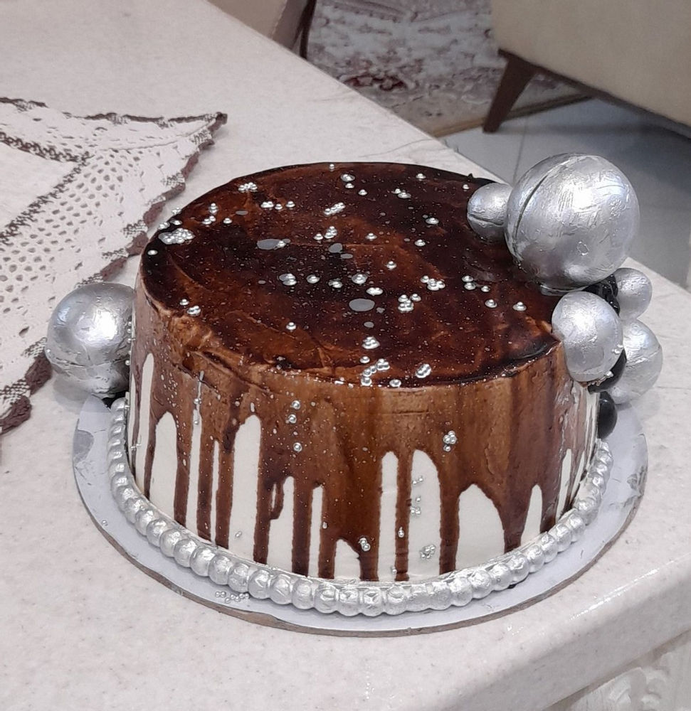 کیک شانلی پخت انواع کیک تولد خامه ای و فوندانت  پاپسیکل  کاپ کیک