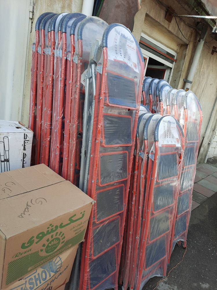 پخش پلاسکو مدرن نردبان فلزی تاشو
کیفیت عالی 
ضخیم و با دوام
قیمت هر پله ۹۰ تومان