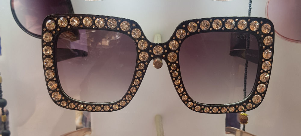 فروشگاه استانبول عینک گوجی 
فشن