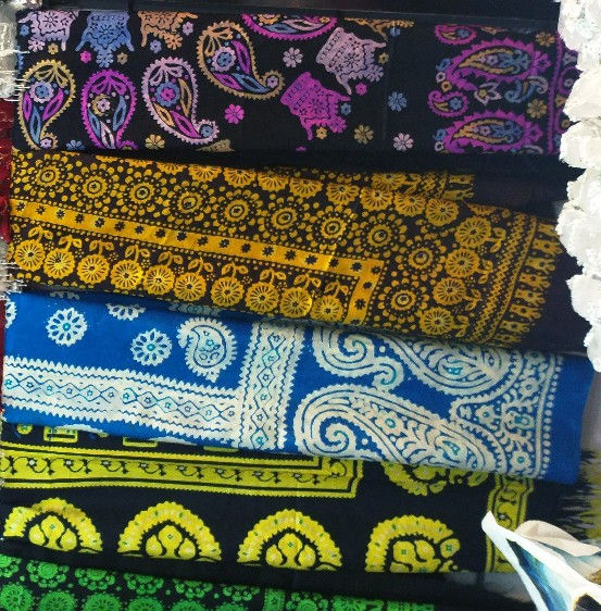 صنایع دستی خاتون دستمال سر قشقایی
در  طرح و رنگهای متفاوت