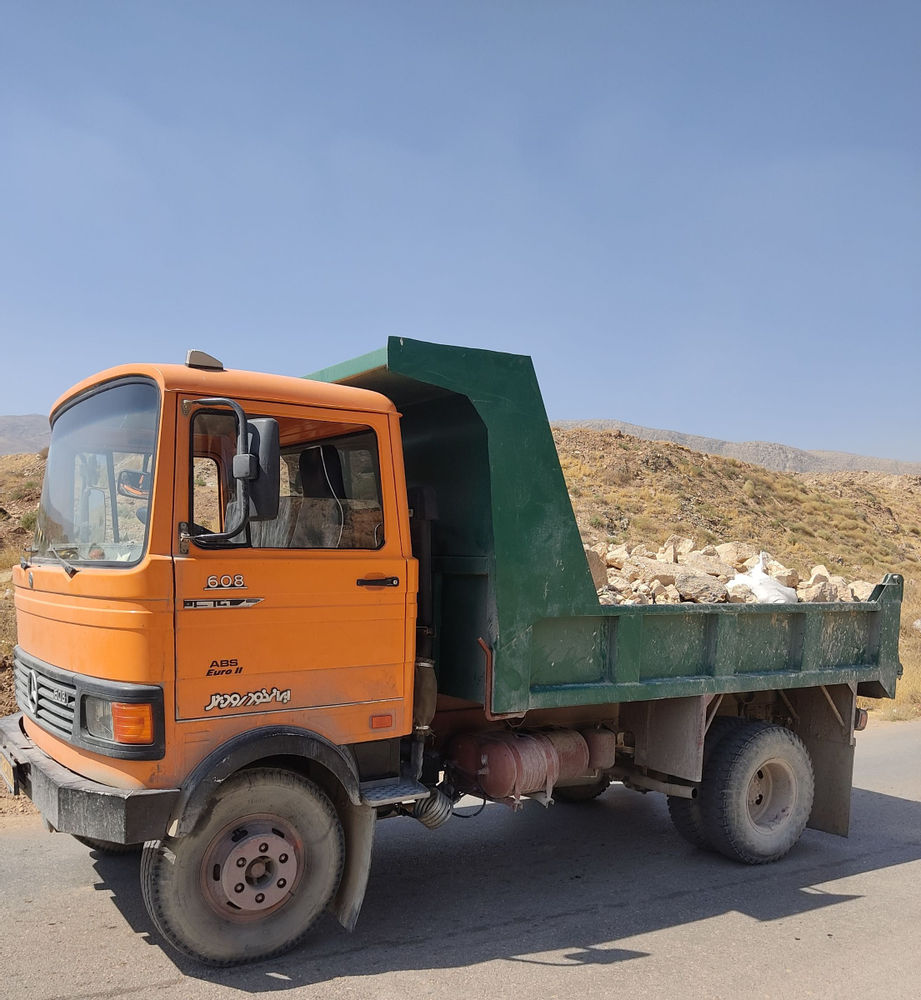 حمل و نقل مصالح ساختمانی خاور کمپرسی ماسه شسته گل حمل نخاله در هر جای شهر شیراز