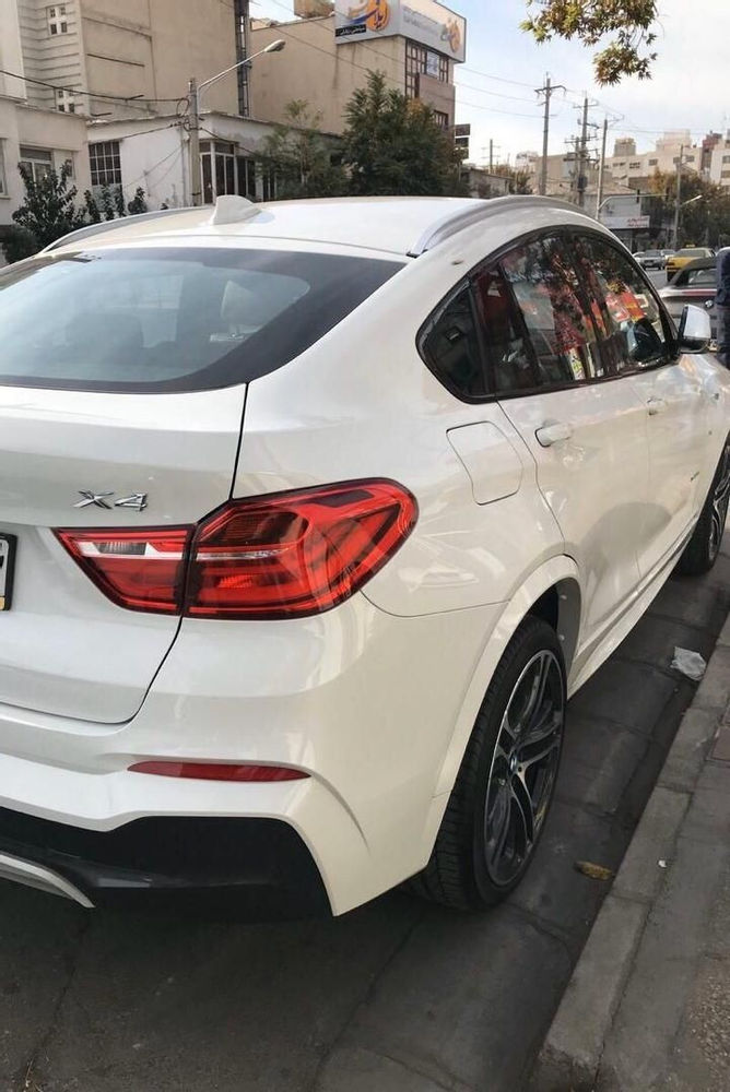 رنت خودرو کرایه اتومبیل BMW X4
مدل 2016
#اجاره ماشین مستقیم از مالک بدون واسطه 
#عقد قرارداد داخل شرکت با شماره ثبت 
^شرایط گرفتن خودرو وضمانت به ۳ صورت امکان پذیر است: 
*_ودیعه نقدی با چک یا سفته برای ضمانت
*_خودرو شخصی ایرانی با چک یا سفته برای ضمانت
*_دلار یا طلا با چک یا سفته برای ضمانت 
#تحویل خودرو با برگه کارشناسی 
#هنگام عودت خودرو <<همان لحظه کل>> ودیعه,خودرو شخصی یا دلار یا طلای شما به همراه چک و سفته عینا به شما پس داده خواهد شد
#خودرو کارواش شده و بنزین فول تحویل داده خواهد شد 
#بیمه بدنه کامل 
#تمامی هزینه های فنی به عهده شرکت
#تخفیف ویژه برای ۱۰ روز به بالا 
#تحویل در محل 

برای رزرو و اطلاع از سایر خودروها تماس بگیرید