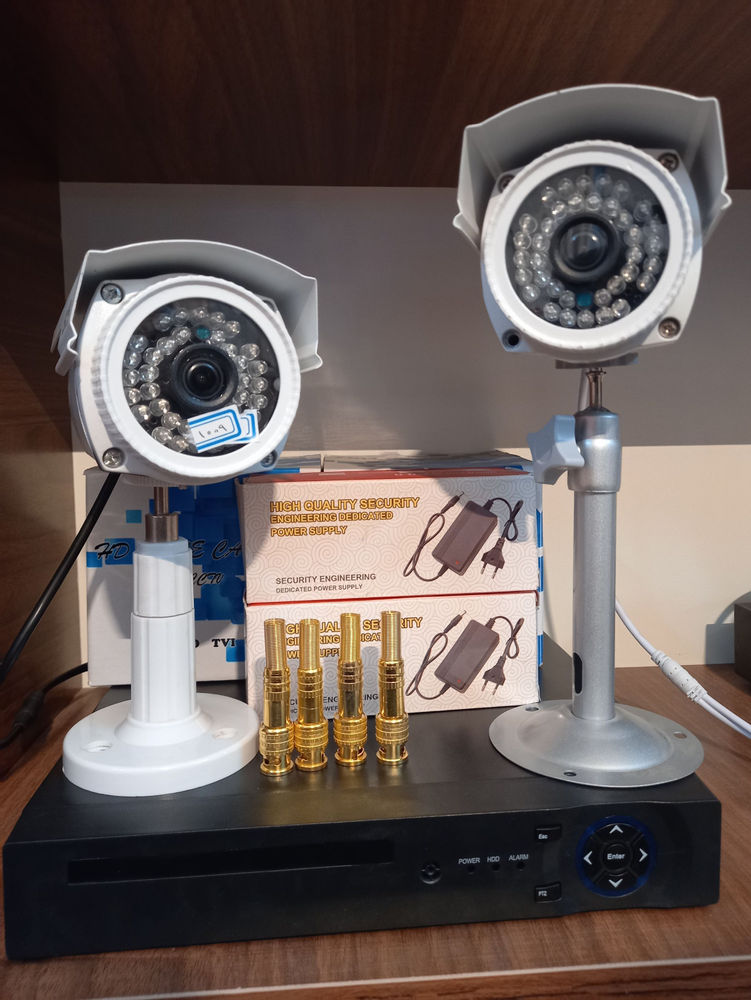 سیستم های حفاظتی پک کامل دوربین مداربسته دیجیتال(همراه هدیه خاص)
۴کانال:دی وی ار ۲مگاپیکسل(1080p)
دوعدد دوربین دید در شب ۲مگ(فول اچ دی)
دوعدد آداپتور۲آمپر
۴عدد فیشbnc
موجودی انبار:1عدد